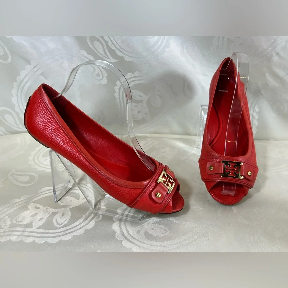 7226: Tory Burch Orange-Red Pebbled Leather Peep Toe Ballet Flats Size 7.5